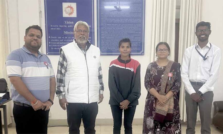 बस्तर की बेटी ने गणतंत्र दिवस परेड में जगह बनाकर जीईसी रायपुर का नाम रोशन किया बस्तर की बेटी ने गणतंत्र दिवस परेड में जगह बनाकर जीईसी रायपुर का नाम रोशन किया
