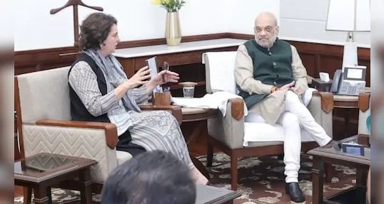 प्रियंका गांधी ने गृह मंत्री अमित शाह से मुलाकात कर वायनाड में भूस्खलन प्रभावित लोगों की मदद का आग्रह किया प्रियंका गांधी ने गृह मंत्री अमित शाह से मुलाकात कर वायनाड में भूस्खलन प्रभावित लोगों की मदद का आग्रह किया