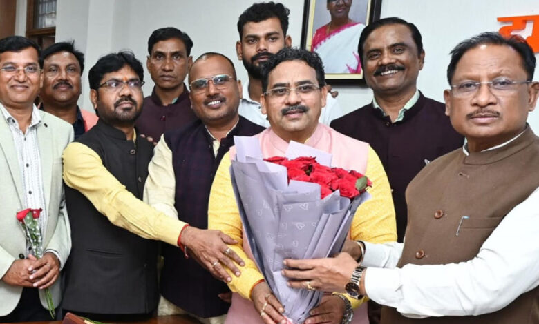 मुख्यमंत्री से छत्तीसगढ़ प्रदेश शौंडिक समाज के प्रतिनिधि मंडल ने की भेंट मुख्यमंत्री से छत्तीसगढ़ प्रदेश शौंडिक समाज के प्रतिनिधि मंडल ने की भेंट