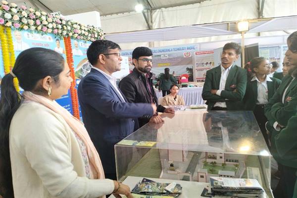 भोपाल के विज्ञान मेले में नगरीय विकास विभाग का स्टॉल भोपाल के विज्ञान मेले में नगरीय विकास विभाग का स्टॉल