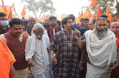 बागेश्वर बाबा के बाद अब एमपी के इस महिला मंत्री ने निकाली यात्रा बागेश्वर बाबा के बाद अब एमपी के इस महिला मंत्री ने निकाली यात्रा
