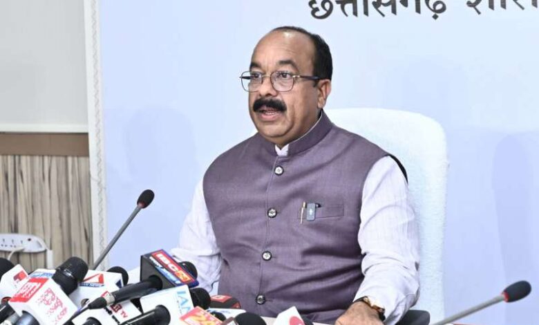 उप मुख्यमंत्री अरुण साव ने कैबिनेट की बैठक में लिए गए निर्णयों की जानकारी दी उप मुख्यमंत्री अरुण साव ने कैबिनेट की बैठक में लिए गए निर्णयों की जानकारी दी