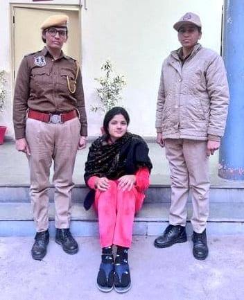 पहाड़ की खूबसूरती कर रही थी कुंवारे लड़कों का शिकार पहाड़ की खूबसूरती कर रही थी कुंवारे लड़कों का शिकार