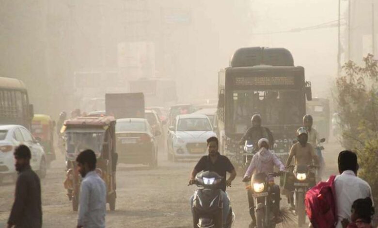 दिल्ली-NCR में बारिश के बावजूद AQI 200 के पार, नए साल में और बिगड़ेगी हवा की गुणवत्ता दिल्ली-NCR में बारिश के बावजूद AQI 200 के पार, नए साल में और बिगड़ेगी हवा की गुणवत्ता