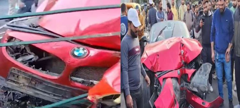 दिल्ली गेट के पास तेज रफ्तार BMW कार डिवाइडर से टकराई, ड्राइवर और बच्चा सुरक्षित दिल्ली गेट के पास तेज रफ्तार BMW कार डिवाइडर से टकराई, ड्राइवर और बच्चा सुरक्षित