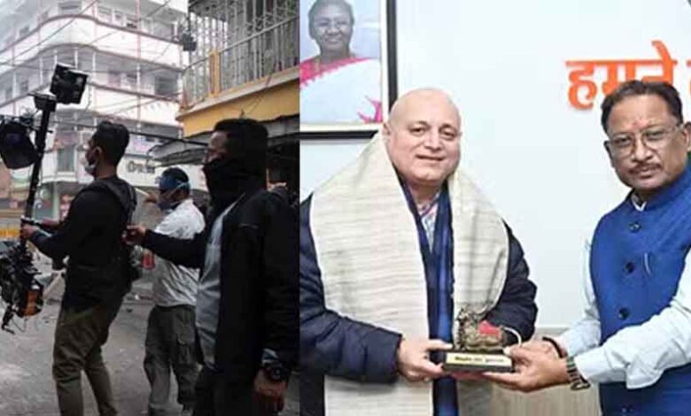 छत्तीसगढ़-सीएम साय से मिले अभिनेता पद्मश्री मनोज जोशी, फिल्म निर्माण और बढ़ते छत्तीसगढ़िया आकर्षण पर की बातचीत छत्तीसगढ़-सीएम साय से मिले अभिनेता पद्मश्री मनोज जोशी, फिल्म निर्माण और बढ़ते छत्तीसगढ़िया आकर्षण पर की बातचीत