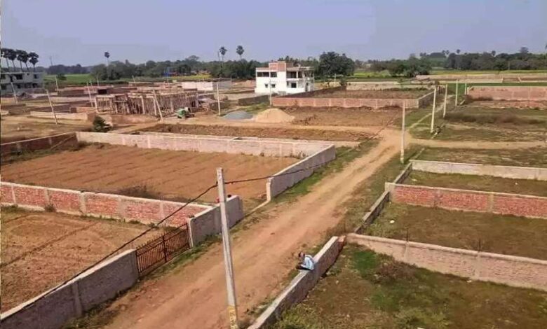 शहर में सड़कों पर उपलब्ध सबसे सस्ते प्लॉट, आसान किस्तों पर भी उपलब्ध! शहर में सड़कों पर उपलब्ध सबसे सस्ते प्लॉट, आसान किस्तों पर भी उपलब्ध!
