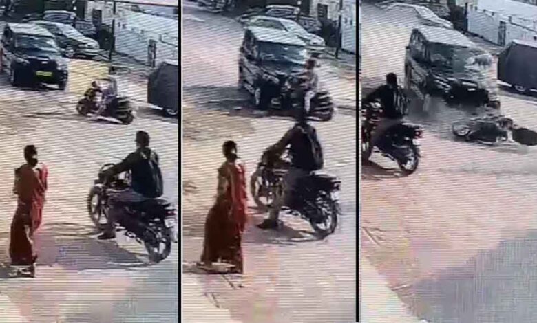 छत्तीसगढ़-बिलासपुर में स्कार्पियो की चपेट में आया स्कूटी सवार, सड़क पर बेतरतीब पार्किंग गाड़ी के चलते हुआ हादसा छत्तीसगढ़-बिलासपुर में स्कार्पियो की चपेट में आया स्कूटी सवार, सड़क पर बेतरतीब पार्किंग गाड़ी के चलते हुआ हादसा