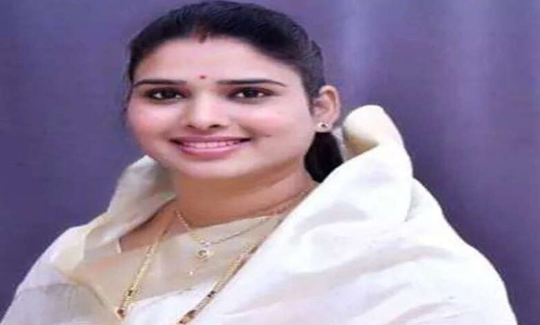 Breaking – विधायक निर्मला सप्रे की सदस्यता खतरे में! हाईकोर्ट ने विधानसभा स्पीकर से मांगा जवाब Breaking – विधायक निर्मला सप्रे की सदस्यता खतरे में! हाईकोर्ट ने विधानसभा स्पीकर से मांगा जवाब