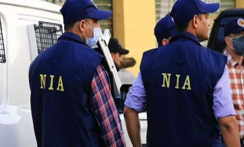 NIA की दबिश, पोलिंग पार्टी पर हमले के संदिग्धों के ठिकानों पर, IED के साथ डेढ़ लाख कैश बरामद NIA की दबिश, पोलिंग पार्टी पर हमले के संदिग्धों के ठिकानों पर, IED के साथ डेढ़ लाख कैश बरामद