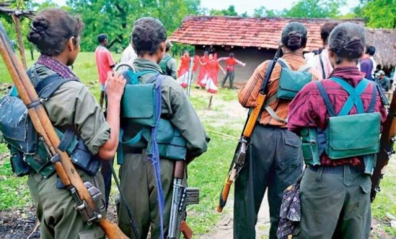 पूर्व नक्सलियों ने नक्सली नेताओं के बारे में कई खुलासे – नक्सल कैडर शादी करना चाहता है, तो उसे पहले नसबंदी करवानी पड़ती है