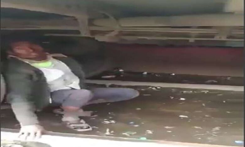 टिकट के लिए पैसा नही था, तो ट्रेन के बोगी के नीचे पहिये के पास बैठ कर एक शख्स ने किया 250 किलोमीटर का सफर!! टिकट के लिए पैसा नही था, तो ट्रेन के बोगी के नीचे पहिये के पास बैठ कर एक शख्स ने किया 250 किलोमीटर का सफर!!
