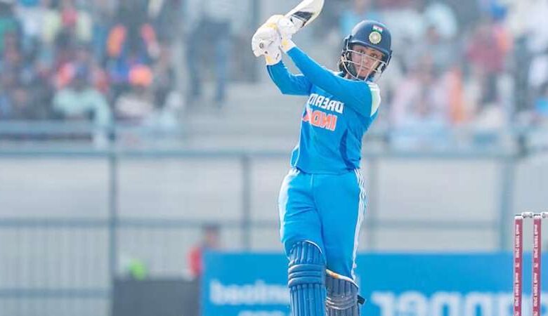 Harleen Deol Century: वेस्टइंडीज के खिलाफ हरलीन देओल का शतक, गेंदबाजों के खिलाफ जबरदस्त प्रदर्शन Harleen Deol Century: वेस्टइंडीज के खिलाफ हरलीन देओल का शतक, गेंदबाजों के खिलाफ जबरदस्त प्रदर्शन