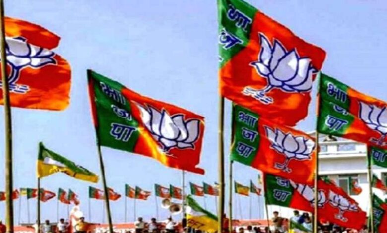 शाह का बचाव करने और कांग्रेस-सपा को बेनकाब करने जवाबी अभियान चलाएगी बीजेपी? शाह का बचाव करने और कांग्रेस-सपा को बेनकाब करने जवाबी अभियान चलाएगी बीजेपी?