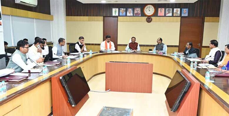 सीएम विष्णु देव का बड़ा ऐलान- पुलिस भर्ती के लिए अनुसूचित जनजाति वर्ग के युवाओं को ऊंचाई और सीने की मापदंड में छूट सीएम विष्णु देव का बड़ा ऐलान- पुलिस भर्ती के लिए अनुसूचित जनजाति वर्ग के युवाओं को ऊंचाई और सीने की मापदंड में छूट