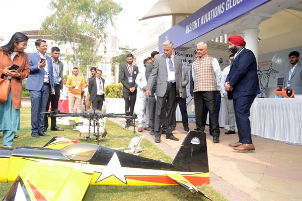 मध्यप्रदेश ड्रोन टेक्नोलॉजी के उपयोग में अग्रणी: मकवाना मध्यप्रदेश ड्रोन टेक्नोलॉजी के उपयोग में अग्रणी: मकवाना