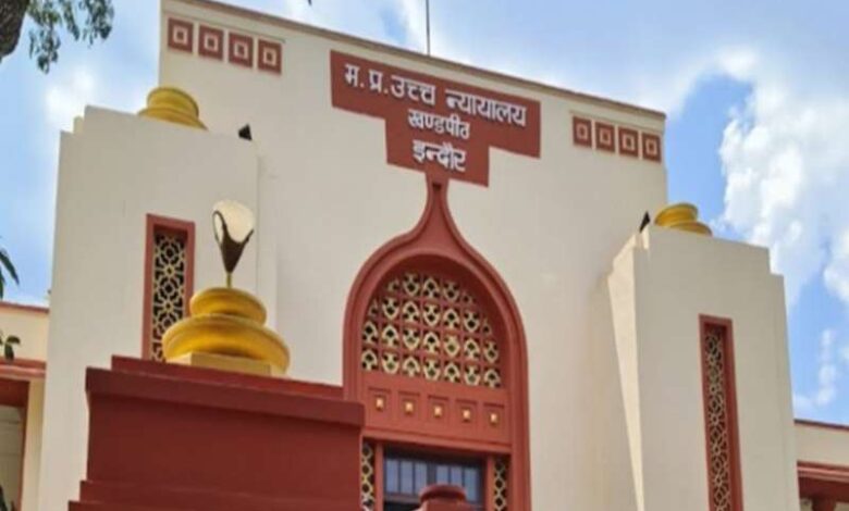 12 साल से ज्यादा पुरानी स्कूल बसों पर बैन, ऑटो रिक्शा में बैठ सकेंगे ड्राइवर सहित केवल 4 लोग 12 साल से ज्यादा पुरानी स्कूल बसों पर बैन, ऑटो रिक्शा में बैठ सकेंगे ड्राइवर सहित केवल 4 लोग
