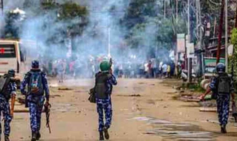 मणिपुर में हिंसा के बाद केंद्रीय बलों की तैनाती बढ़ी, गृह मंत्रालय का बड़ा कदम मणिपुर में हिंसा के बाद केंद्रीय बलों की तैनाती बढ़ी, गृह मंत्रालय का बड़ा कदम