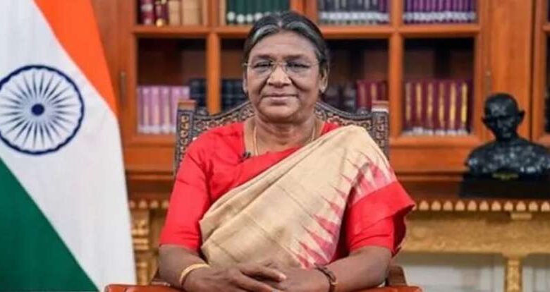 राष्ट्रपति द्रौपदी मुर्मू अपने जन्मस्थल पहुंचकर हुई भावुक राष्ट्रपति द्रौपदी मुर्मू अपने जन्मस्थल पहुंचकर हुई भावुक