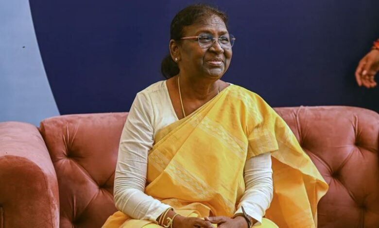 पांच दिवसीय दौरे पर राष्ट्रपति मुर्मू, आंध्र प्रदेश और तेलंगाना में विभिन्न कार्यक्रमों में लेंगी हिस्सा पांच दिवसीय दौरे पर राष्ट्रपति मुर्मू, आंध्र प्रदेश और तेलंगाना में विभिन्न कार्यक्रमों में लेंगी हिस्सा