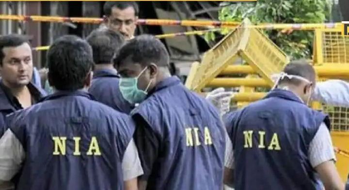 NIA की बड़ी कार्रवाई: पंजाब के कई जिलों में छापेमारी, अर्श डल्ला के गुर्गे के घर भी दबिश NIA की बड़ी कार्रवाई: पंजाब के कई जिलों में छापेमारी, अर्श डल्ला के गुर्गे के घर भी दबिश