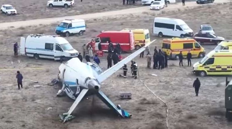 कजाखस्तान में एंब्राएर विमान दुर्घटनाग्रस्त, 38 लोगों की मौत कजाखस्तान में एंब्राएर विमान दुर्घटनाग्रस्त, 38 लोगों की मौत