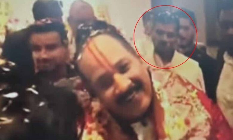 महादेव ऑनलाइन सट्टा एप के मुख्य प्रमोटर सौरभ चंद्राकर और रवि उप्पल की तस्वीरें तेजी से वायरल महादेव ऑनलाइन सट्टा एप के मुख्य प्रमोटर सौरभ चंद्राकर और रवि उप्पल की तस्वीरें तेजी से वायरल