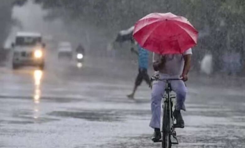 रांची में झमाझम बारिश से हुई दिन की शुरुआत, ठंड बढ़ी, कनकनी का आलम