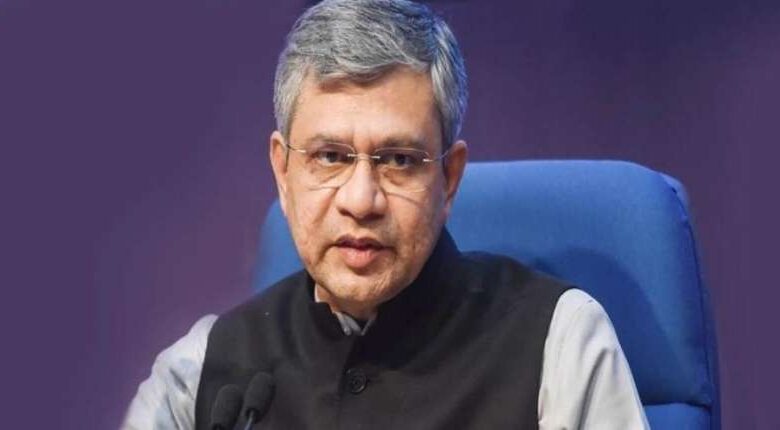 अनारक्षित और आरक्षित कोचों में वेटिंग लिस्ट यात्रियों पर रेल मंत्री का बड़ा बयान, कहा…. अनारक्षित और आरक्षित कोचों में वेटिंग लिस्ट यात्रियों पर रेल मंत्री का बड़ा बयान, कहा….