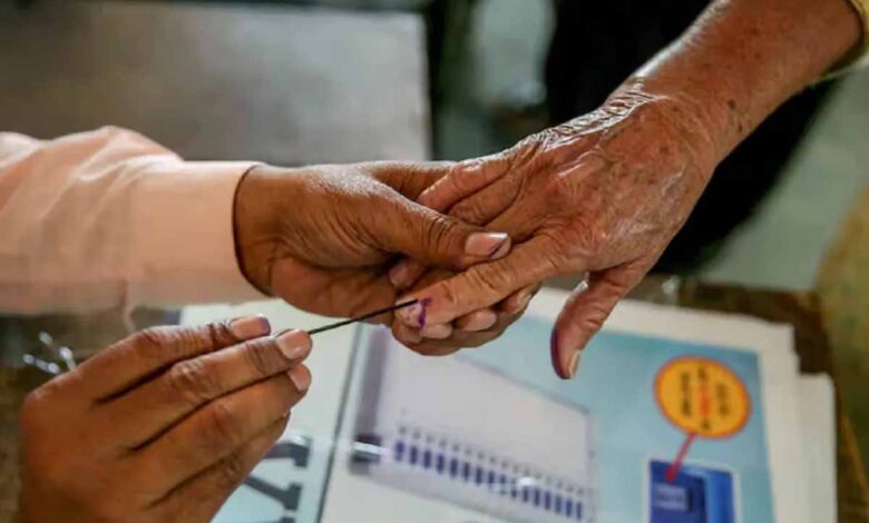जिले में नगरीय निकाय और नगर पंचायत चुनाव का वार्ड आरक्षण का कार्यवाही 17 एवं 19 दिसंबर को जिले में नगरीय निकाय और नगर पंचायत चुनाव का वार्ड आरक्षण का कार्यवाही 17 एवं 19 दिसंबर को