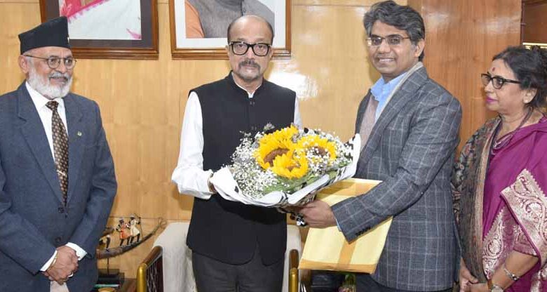 राज्यपाल डेका से डॉ. सी.व्ही. रमन विश्वविद्यालय के कुलाधिपति ने भेंट की राज्यपाल डेका से डॉ. सी.व्ही. रमन विश्वविद्यालय के कुलाधिपति ने भेंट की