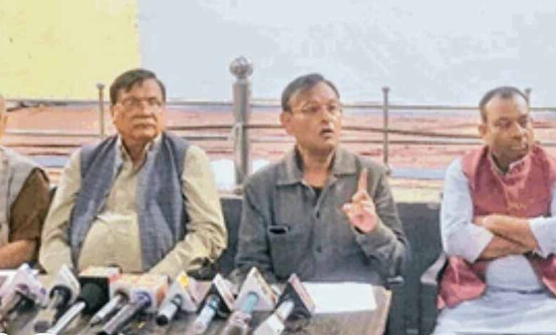 निकाय चुनाव में आरक्षण प्रविधानों में दुर्भावनापूर्वक संशोधन, 15 जनवरी को थाने में गिरफ्तारी देंगे कांग्रेसी निकाय चुनाव में आरक्षण प्रविधानों में दुर्भावनापूर्वक संशोधन, 15 जनवरी को थाने में गिरफ्तारी देंगे कांग्रेसी