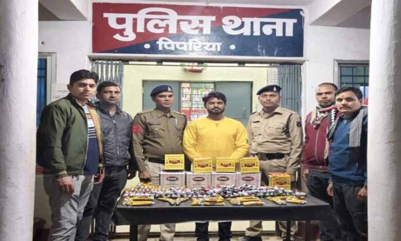 नशे के कारोबार पर पुलिस ने कसा शिकंजा, 202 नग सोल्यूशन ट्यूब बरामद, आरोपी गिरफ्तार नशे के कारोबार पर पुलिस ने कसा शिकंजा, 202 नग सोल्यूशन ट्यूब बरामद, आरोपी गिरफ्तार