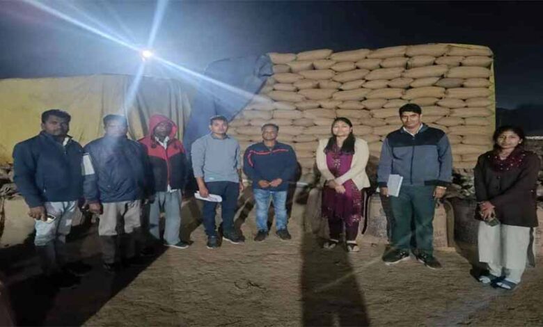 धान खरीदी में अनियमितता पर बड़ी कार्रवाई, समिति के चार कर्मचारी निलंबित, दोषियों के खिलाफ होगी FIR धान खरीदी में अनियमितता पर बड़ी कार्रवाई, समिति के चार कर्मचारी निलंबित, दोषियों के खिलाफ होगी FIR
