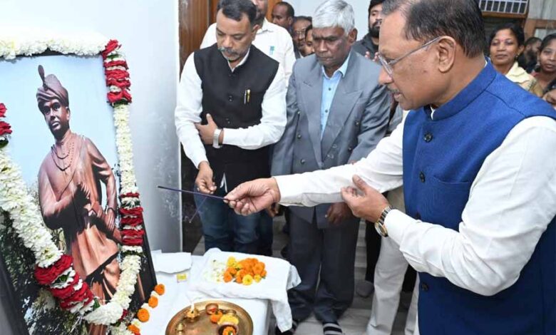 मुख्यमंत्री ने अमर शहीद गेंदसिंह के शहादत दिवस पर उन्हें किया नमन मुख्यमंत्री ने अमर शहीद गेंदसिंह के शहादत दिवस पर उन्हें किया नमन
