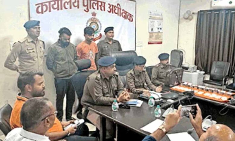 छह लाख रुपये की लूट में मुनीम ही निकला संदिग्ध, आरोपियों को गिरफ्तार कर भेजा जेल छह लाख रुपये की लूट में मुनीम ही निकला संदिग्ध, आरोपियों को गिरफ्तार कर भेजा जेल