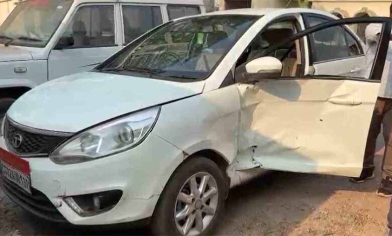 कलेक्ट्रेट के सामने हुआ हादसा, तेज रफ्तार पुलिस स्कॉर्पियो की टक्कर से डिप्टी कलेक्टर घायल कलेक्ट्रेट के सामने हुआ हादसा, तेज रफ्तार पुलिस स्कॉर्पियो की टक्कर से डिप्टी कलेक्टर घायल