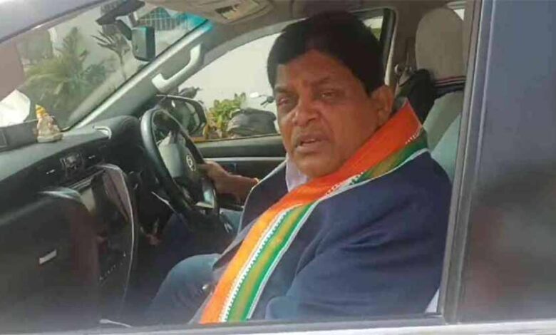 कांग्रेस नेताओं के प्रदेश कार्यालय नहीं पहुंचने पर जमकर भड़के शिव डहरिया कांग्रेस नेताओं के प्रदेश कार्यालय नहीं पहुंचने पर जमकर भड़के शिव डहरिया