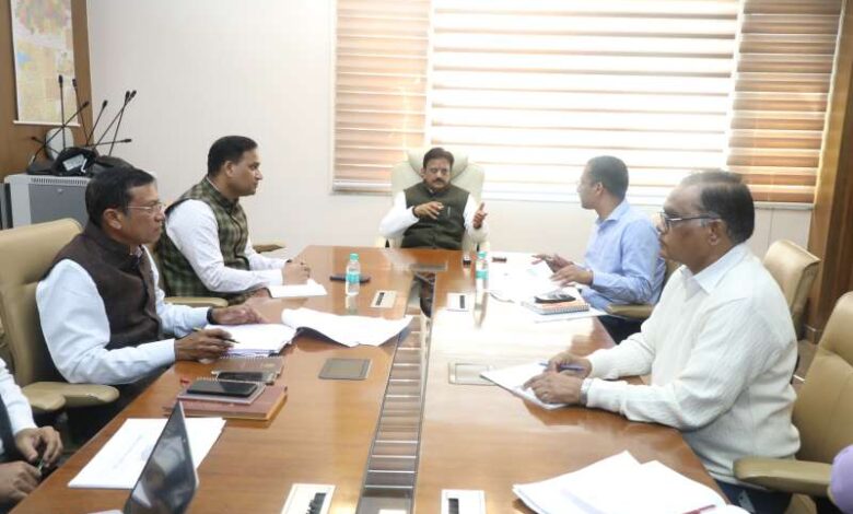 स्वास्थ्य अधोसंरचना कार्य भविष्य की आवश्यकताओं के अनुरूप समय सीमा में करें पूर्ण : उप मुख्यमंत्री शुक्ल स्वास्थ्य अधोसंरचना कार्य भविष्य की आवश्यकताओं के अनुरूप समय सीमा में करें पूर्ण : उप मुख्यमंत्री शुक्ल