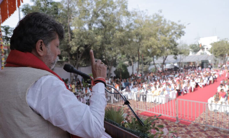 किरण देव फिर बने भाजपा प्रदेश अध्यक्ष ,राष्ट्रीय महामंत्री विनोद तावड़े ने की घोषणा किरण देव फिर बने भाजपा प्रदेश अध्यक्ष ,राष्ट्रीय महामंत्री विनोद तावड़े ने की घोषणा