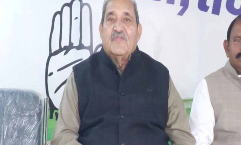 पूर्व पीसीसी चीफ साहू ने दीपक बैज के साथ आरोपी सुरेश की फोटो की वायरल करने को बताया निंदनीय, बीजेपी पर किया पलटवार पूर्व पीसीसी चीफ साहू ने दीपक बैज के साथ आरोपी सुरेश की फोटो की वायरल करने को बताया निंदनीय, बीजेपी पर किया पलटवार