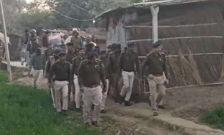 बेगूसराय में पुलिस पर ईंट-पत्थर से हमला, थानाध्यक्ष समेत 5 पुलिसकर्मी घायल बेगूसराय में पुलिस पर ईंट-पत्थर से हमला, थानाध्यक्ष समेत 5 पुलिसकर्मी घायल