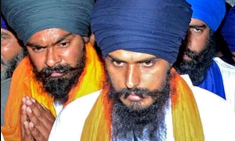 अमृतपाल सिंह की नई पार्टी का गठन: पंजाब की अकाली राजनीति में नई चुनौती अमृतपाल सिंह की नई पार्टी का गठन: पंजाब की अकाली राजनीति में नई चुनौती