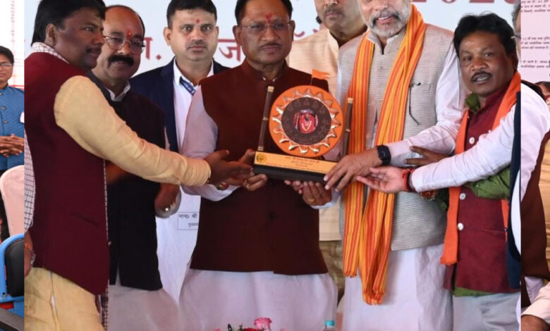सुंदर प्राकृतिक परिवेश, समृद्ध जनजातीय संस्कृति और शांत वातावरण अब फिर से बन रही है बस्तर की पहचान: मुख्यमंत्री विष्णु देव साय सुंदर प्राकृतिक परिवेश, समृद्ध जनजातीय संस्कृति और शांत वातावरण अब फिर से बन रही है बस्तर की पहचान: मुख्यमंत्री विष्णु देव साय