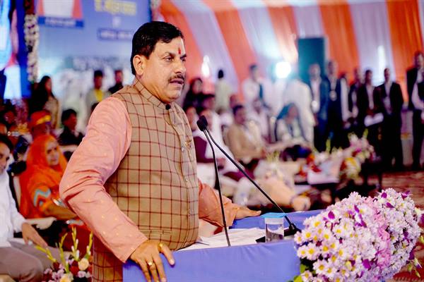 भारत रत्न अटल जी के नाम से जाना जायेगा बड़नगर का सीएम राइज स्कूल: मुख्यमंत्री डॉ. यादव भारत रत्न अटल जी के नाम से जाना जायेगा बड़नगर का सीएम राइज स्कूल: मुख्यमंत्री डॉ. यादव