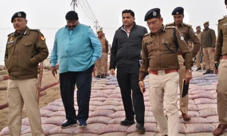 कुंभ में भीड़ प्रबंधन का अध्ययन कर रहे मप्र के अफसर कुंभ में भीड़ प्रबंधन का अध्ययन कर रहे मप्र के अफसर