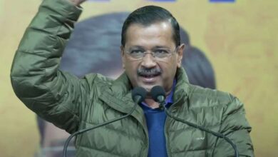 केजरीवाल का पीएम को पत्र, छात्रों को मेट्रो में 50% छूट की मांग