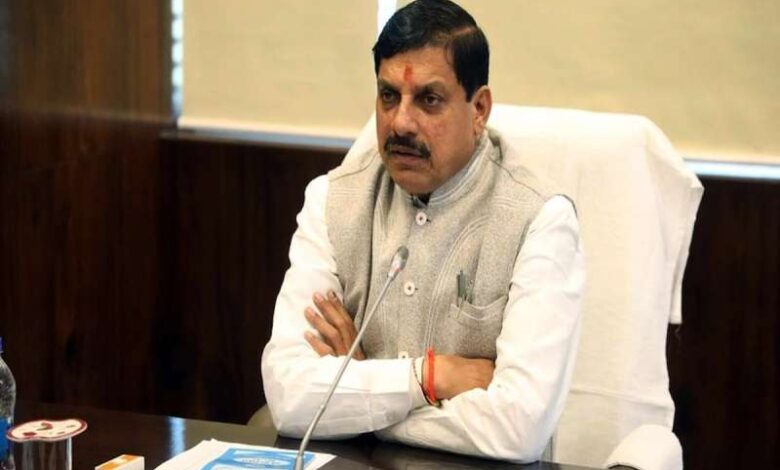 मंत्रियों पर कार्रवाई: कांग्रेस ने मप्र सरकार को घेरा, सीएम बोले—कोर्ट के आदेश का पालन कर रहे मंत्रियों पर कार्रवाई: कांग्रेस ने मप्र सरकार को घेरा, सीएम बोले—कोर्ट के आदेश का पालन कर रहे