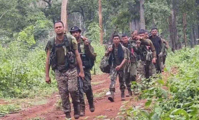 छत्तीसगढ़-गरियाबंद में ओडिशा बॉर्डर पर मुठभेड़ में 15 नक्सली ढेर, एक करोड़ का इनामी चलपती भी मारा गया छत्तीसगढ़-गरियाबंद में ओडिशा बॉर्डर पर मुठभेड़ में 15 नक्सली ढेर, एक करोड़ का इनामी चलपती भी मारा गया