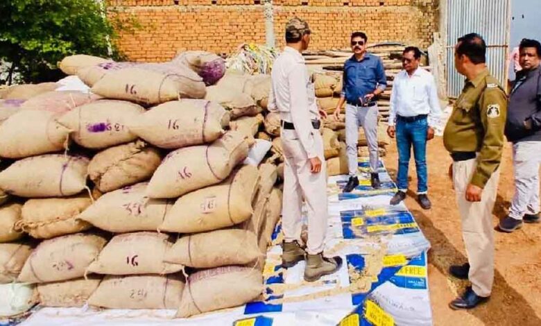 छत्तीसगढ़-महासमुंद में अवैध परिवहन व भण्डारण पर कार्रवाई, 143 प्रकरण में 9425.77 क्विंटल धान जब्त छत्तीसगढ़-महासमुंद में अवैध परिवहन व भण्डारण पर कार्रवाई, 143 प्रकरण में 9425.77 क्विंटल धान जब्त